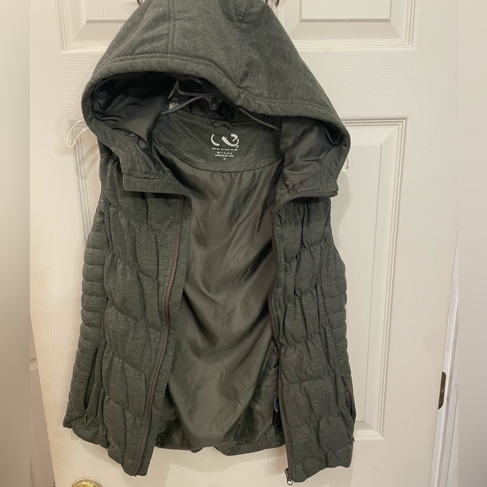 Women Beby Blanc Noir Light Vest Size M